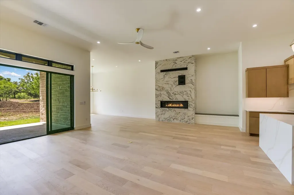 121 Azalea Loop Horseshoe Bay TX 78657