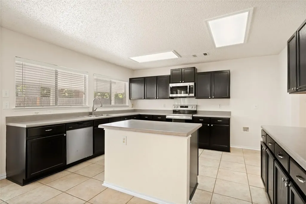 809 Betterman Drive Pflugerville TX 78660