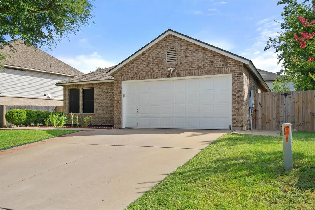 809 Betterman Drive Pflugerville TX 78660