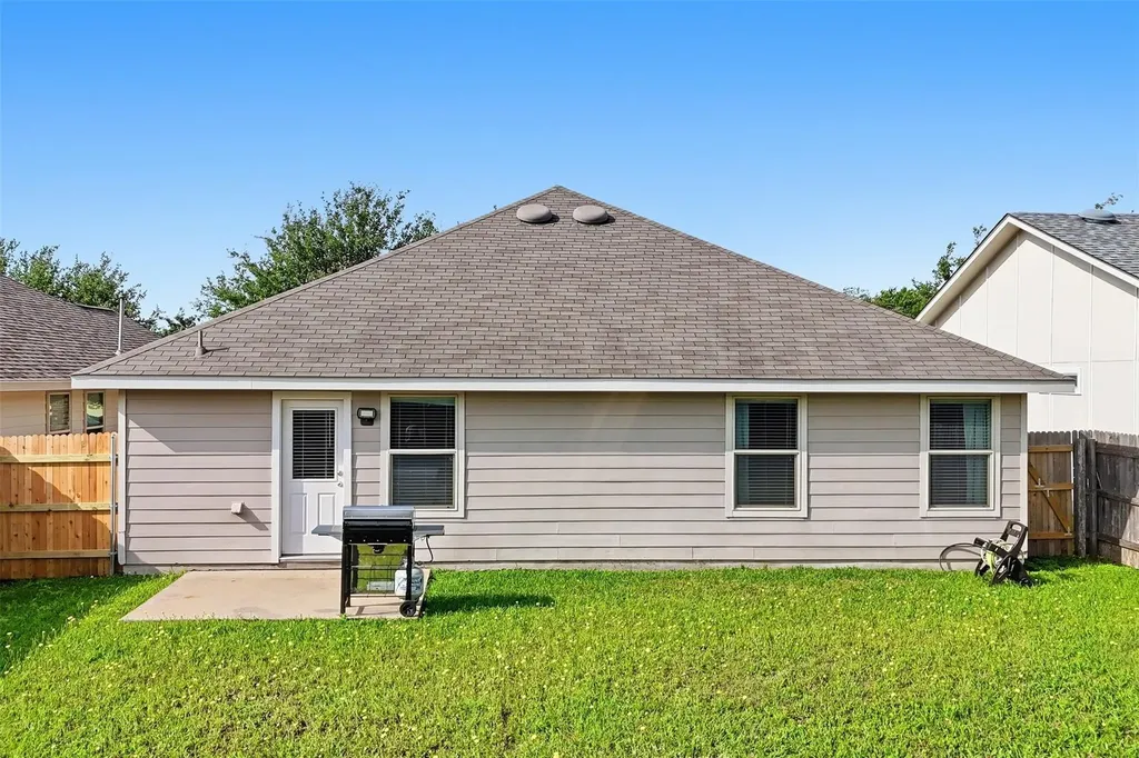 18420 Cloudmore Lane Elgin TX 78621
