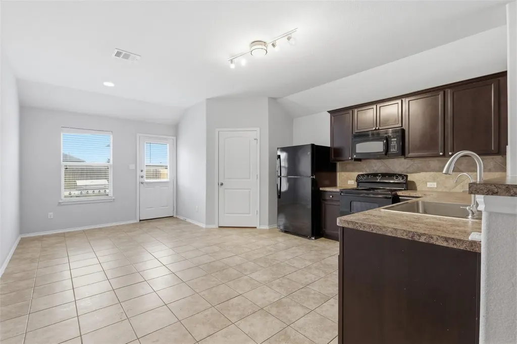 18420 Cloudmore Lane Elgin TX 78621