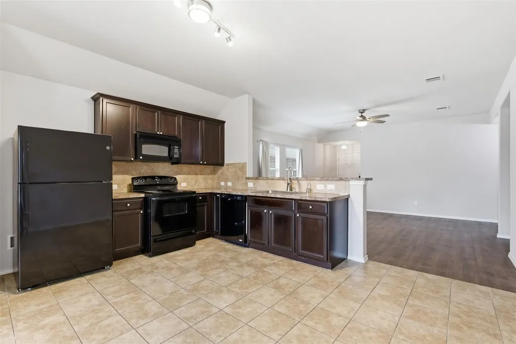 18420 Cloudmore Lane Elgin TX 78621