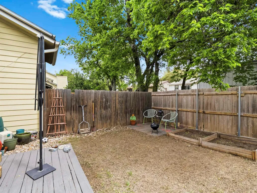 512 Eberhart Lane Austin TX 78745