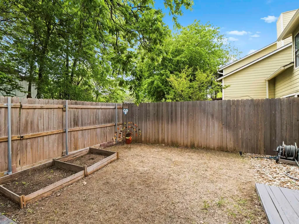 512 Eberhart Lane Austin TX 78745