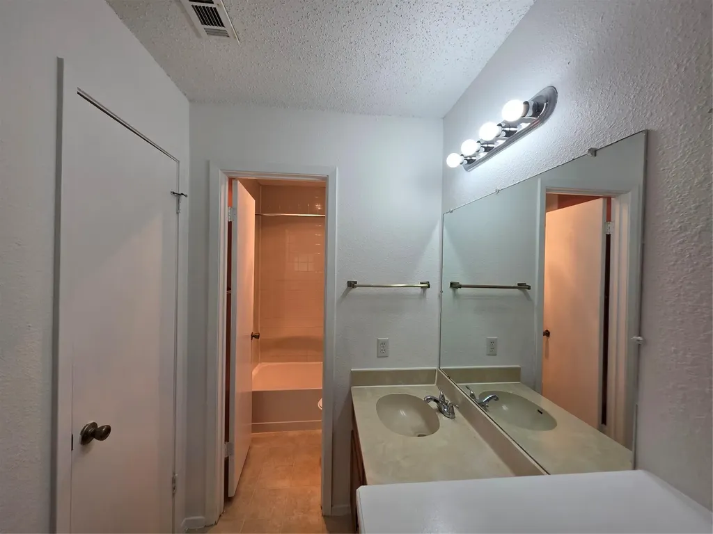 8818 Clearbrook Trail Austin TX 78729