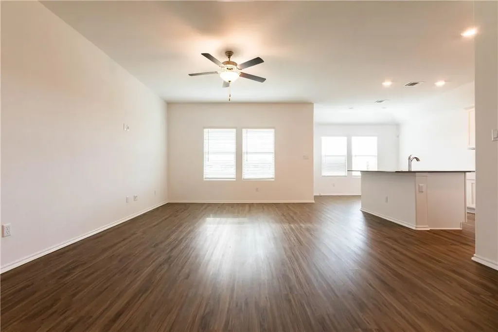 288 George Neggan Lane Bastrop TX 78602