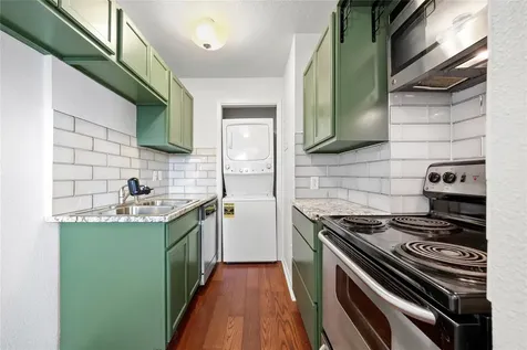 1110 W 22nd Street Austin TX 78705
