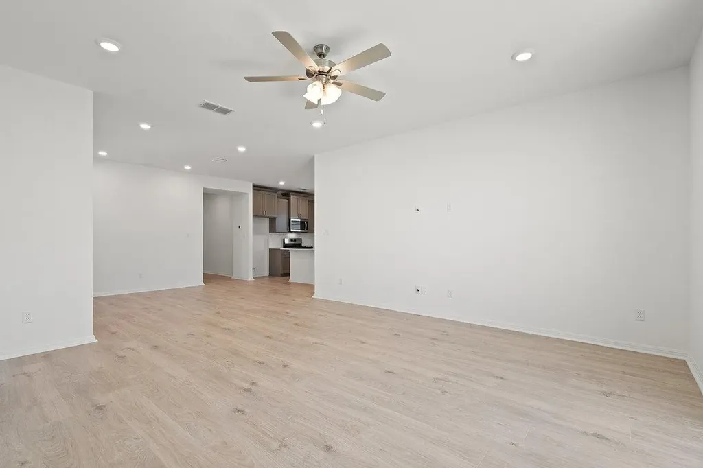 424 Treadwell Lane Kyle TX 78640