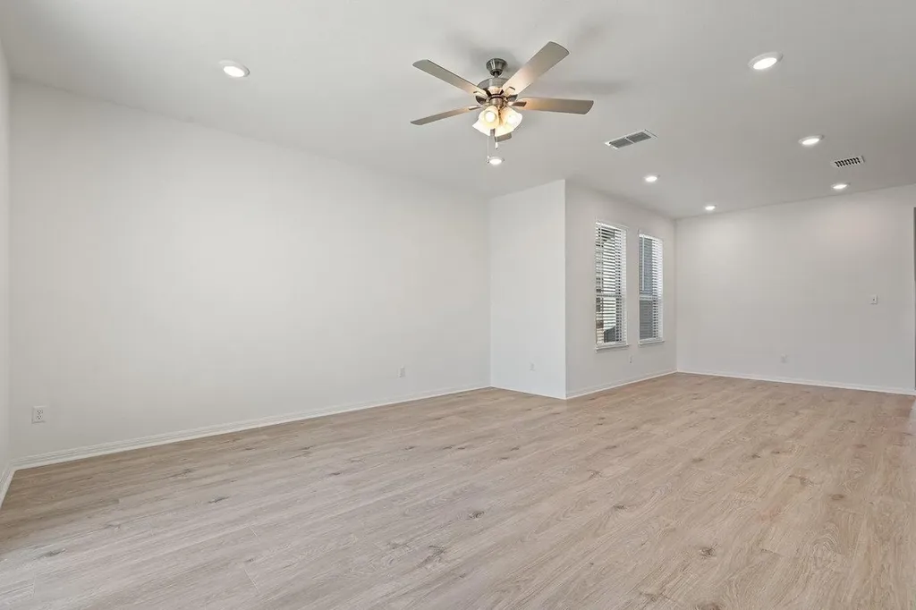 424 Treadwell Lane Kyle TX 78640