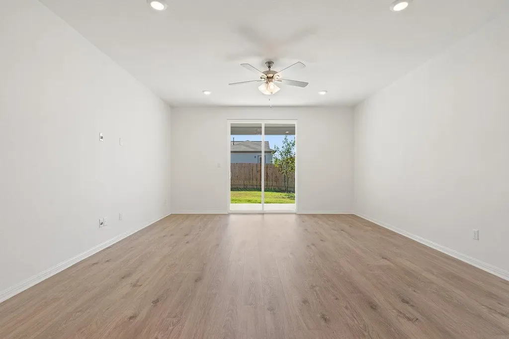424 Treadwell Lane Kyle TX 78640