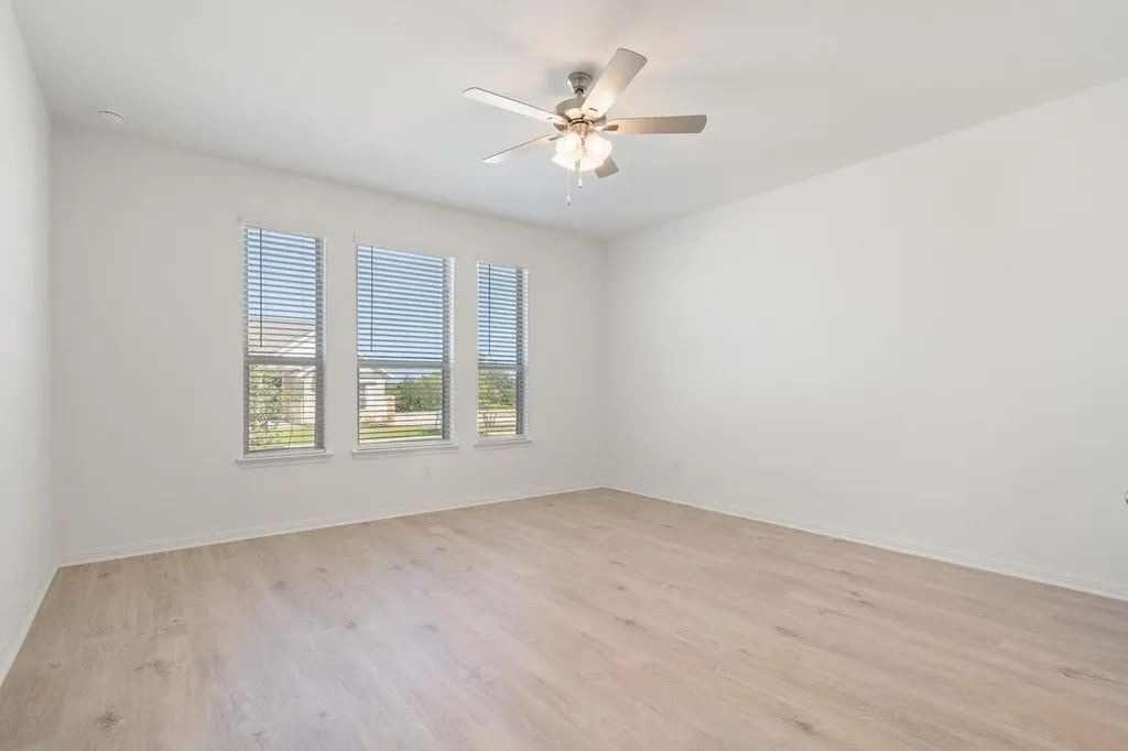 424 Treadwell Lane Kyle TX 78640