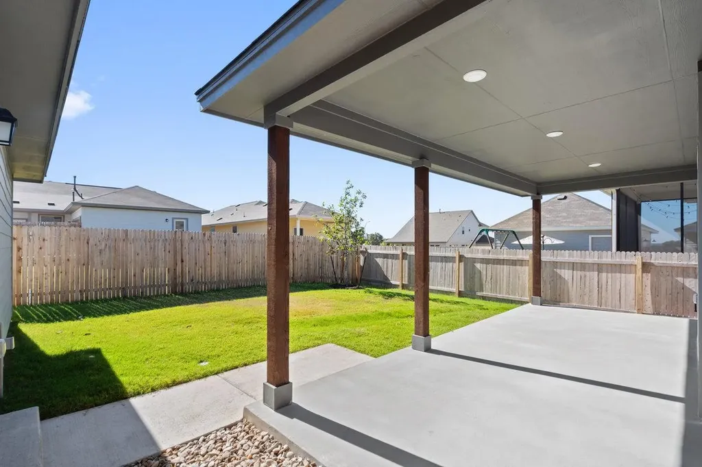 424 Treadwell Lane Kyle TX 78640