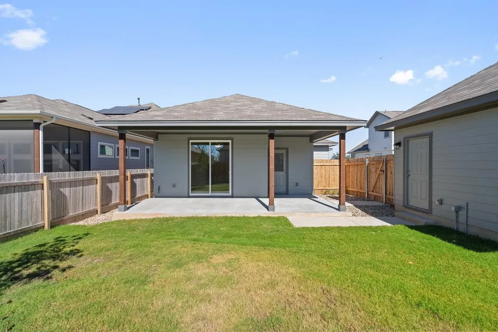 424 Treadwell Lane Kyle TX 78640