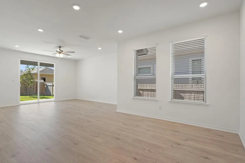 424 Treadwell Lane Kyle TX 78640