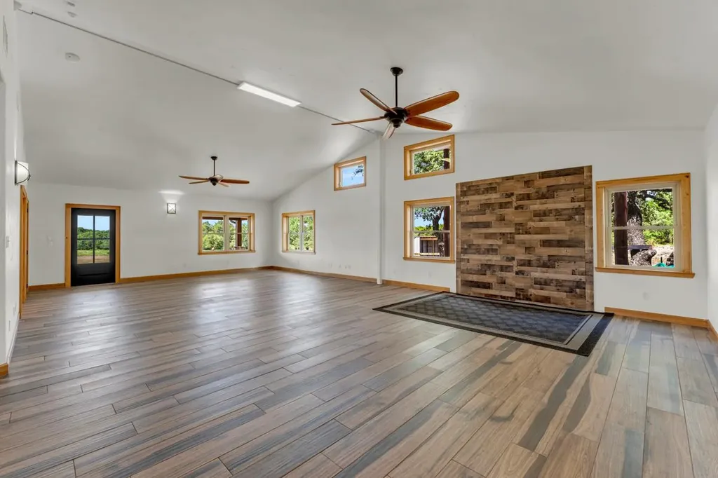 1500 Greer Lane Burnet TX 78611