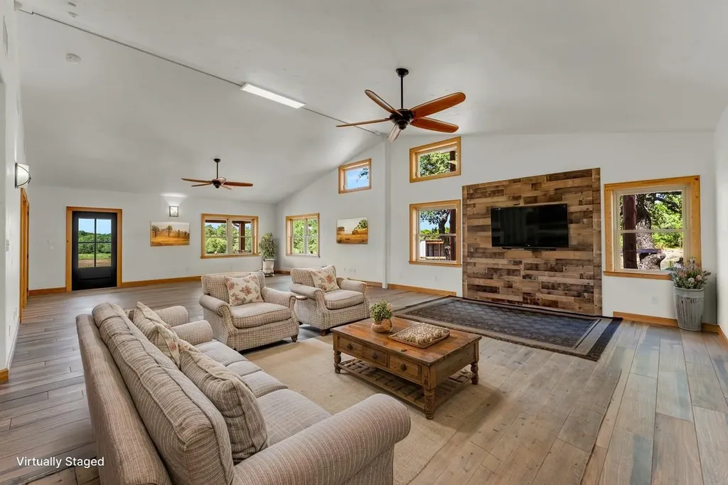 1500 Greer Lane Burnet TX 78611