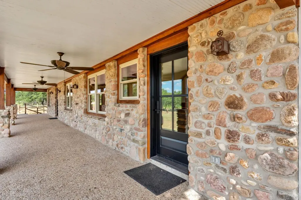 1500 Greer Lane Burnet TX 78611