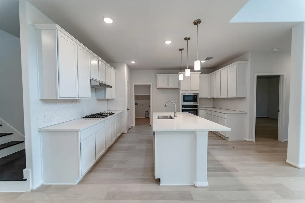 161 Mango Circle Buda TX 78610