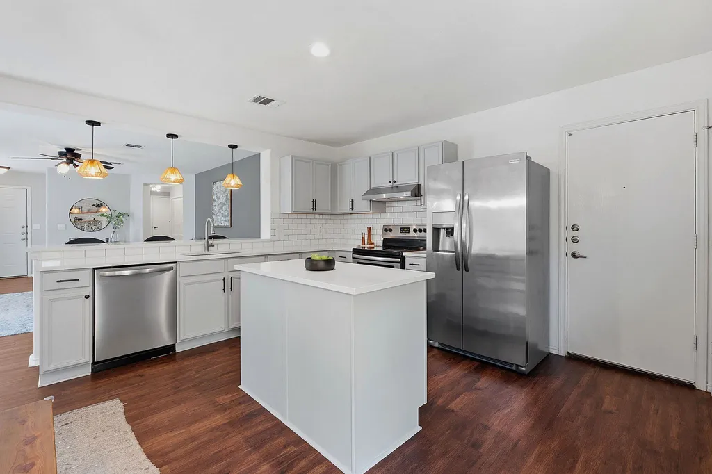 5407 Viewpoint Drive Austin TX 78744