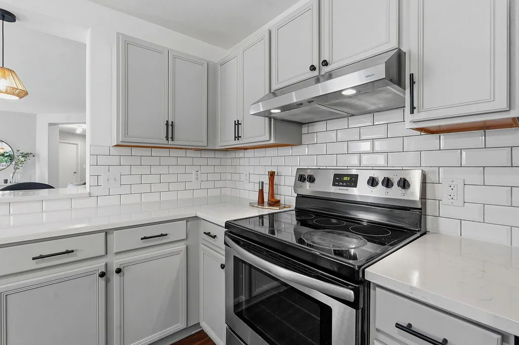 5407 Viewpoint Drive Austin TX 78744