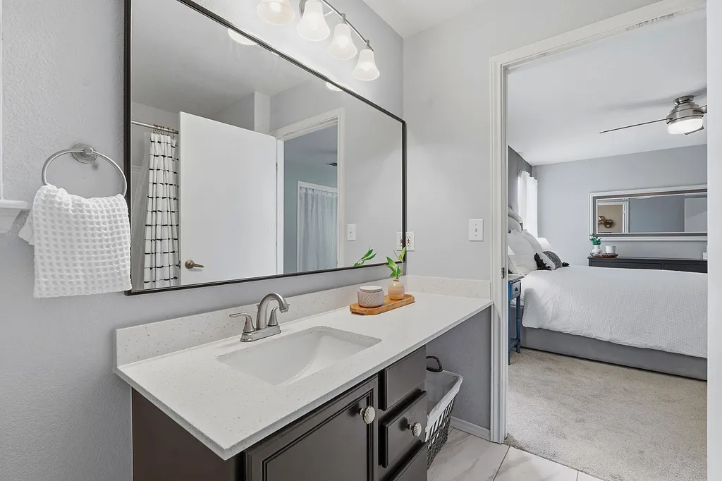 5407 Viewpoint Drive Austin TX 78744