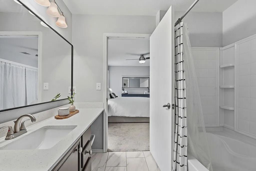5407 Viewpoint Drive Austin TX 78744