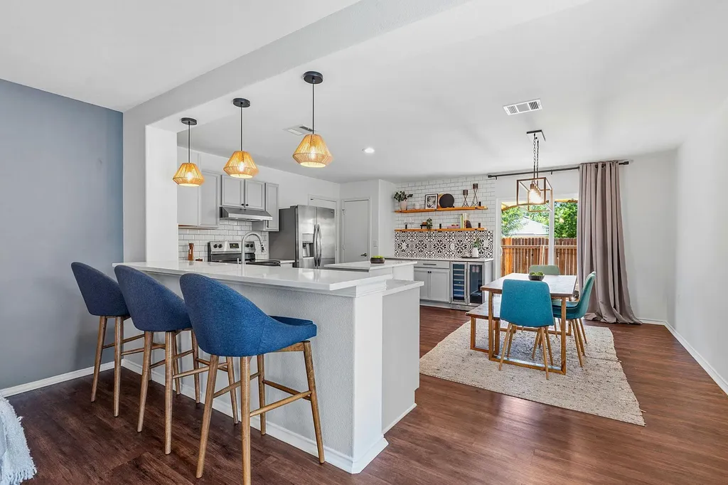 5407 Viewpoint Drive Austin TX 78744