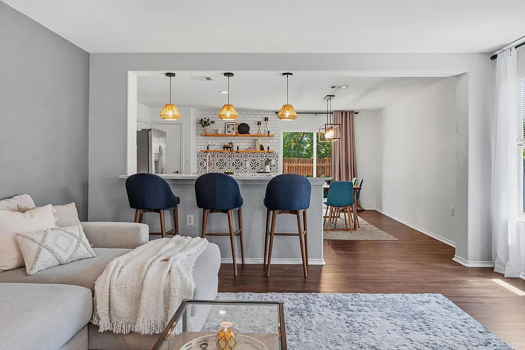 5407 Viewpoint Drive Austin TX 78744
