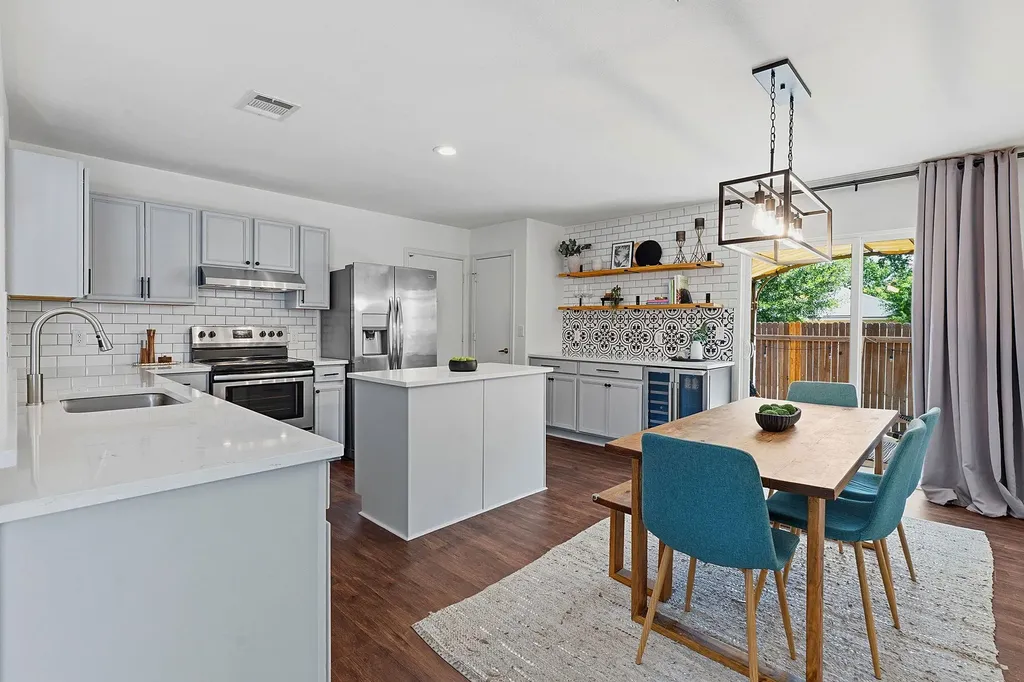 5407 Viewpoint Drive Austin TX 78744