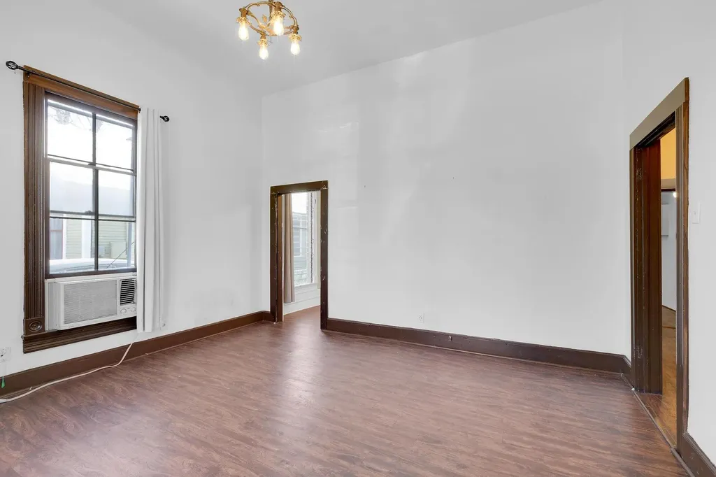 2705 E 2nd Street Austin TX 78702