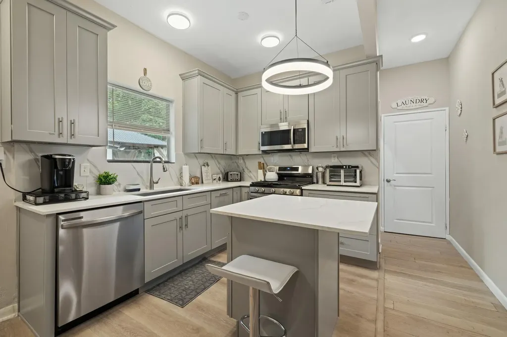 2503 Gonzales Street Austin TX 78702