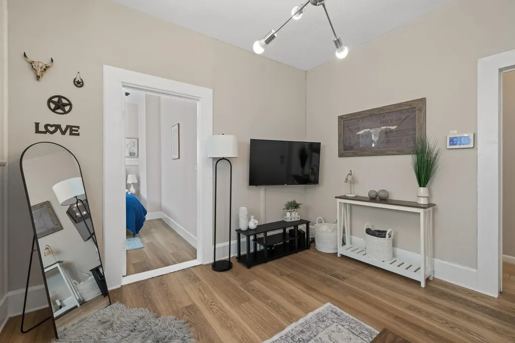 2503 Gonzales Street Austin TX 78702