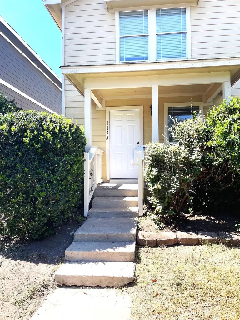 115A Auction Oak Kyle TX 78640