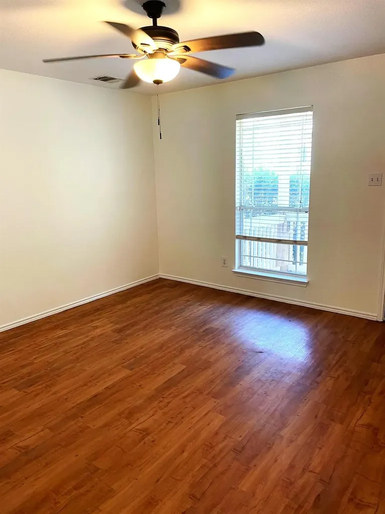 115A Auction Oak Kyle TX 78640