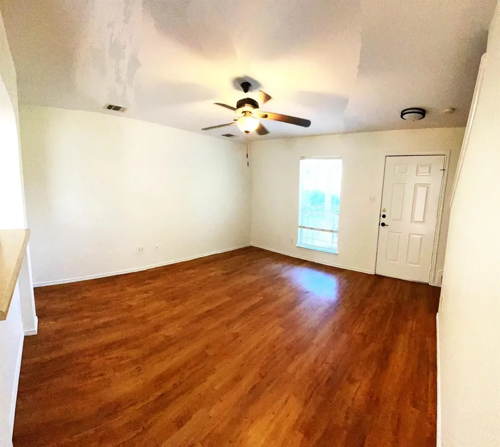 115A Auction Oak Kyle TX 78640