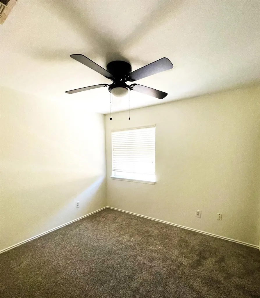 115A Auction Oak Kyle TX 78640