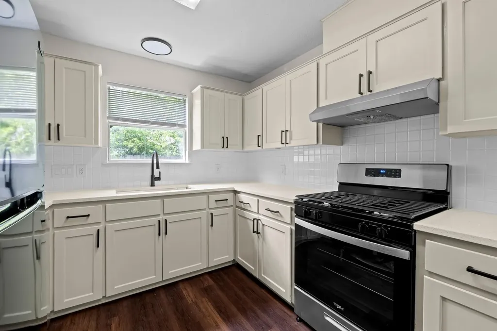 1809 Taron Cove Round Rock TX 78681