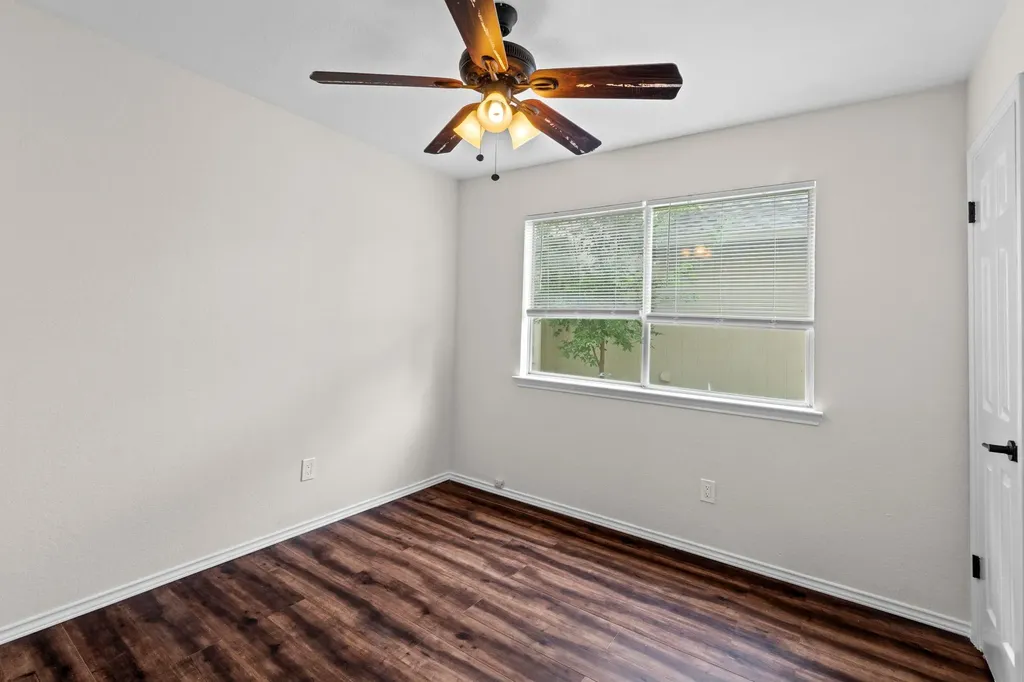 1809 Taron Cove Round Rock TX 78681