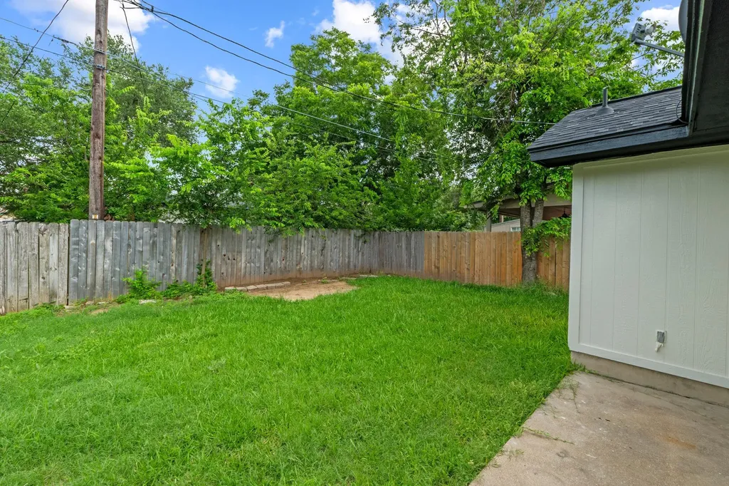 1809 Taron Cove Round Rock TX 78681