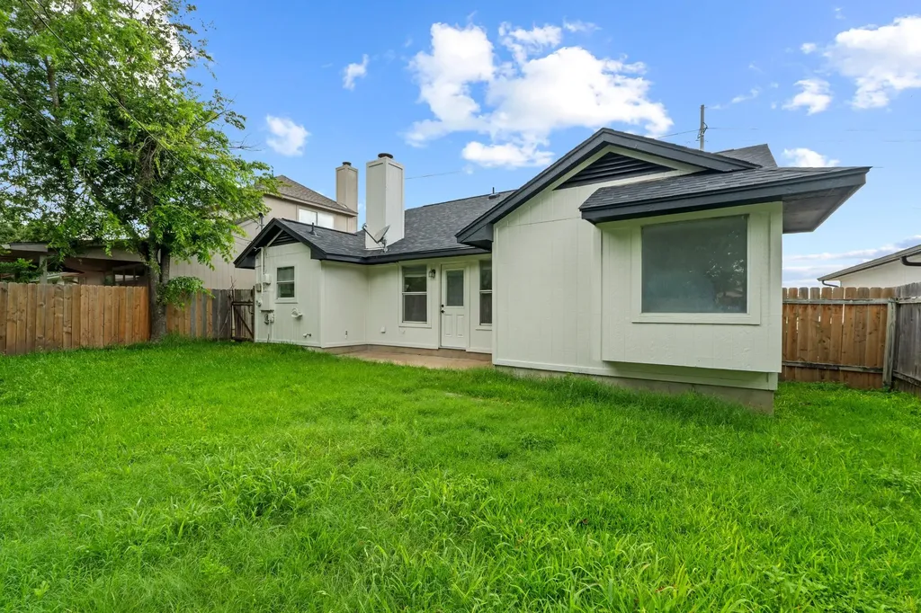 1809 Taron Cove Round Rock TX 78681