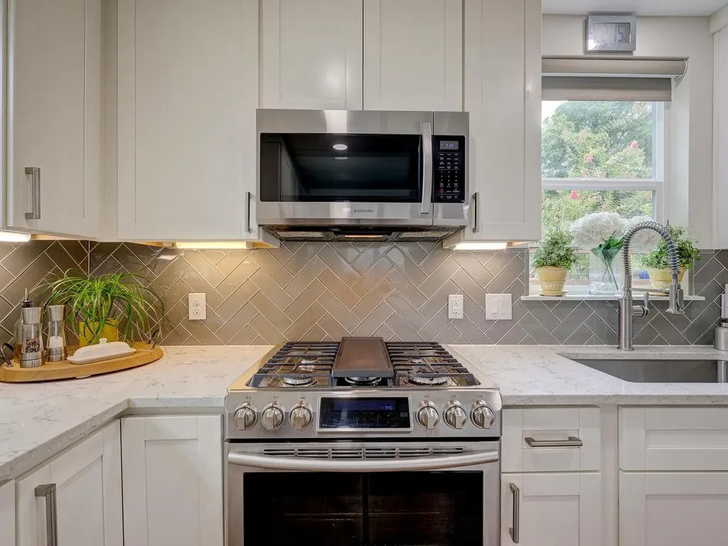 2400 Canterbury Street Austin TX 78702