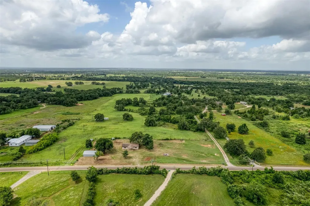 307 N County Line Road Elgin TX 78621