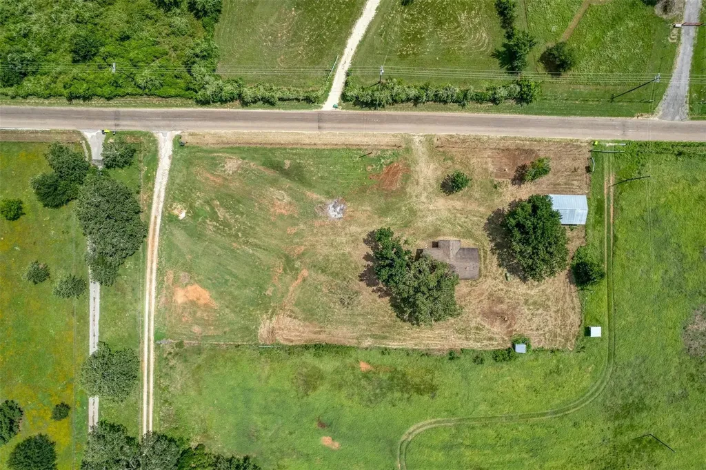 307 N County Line Road Elgin TX 78621