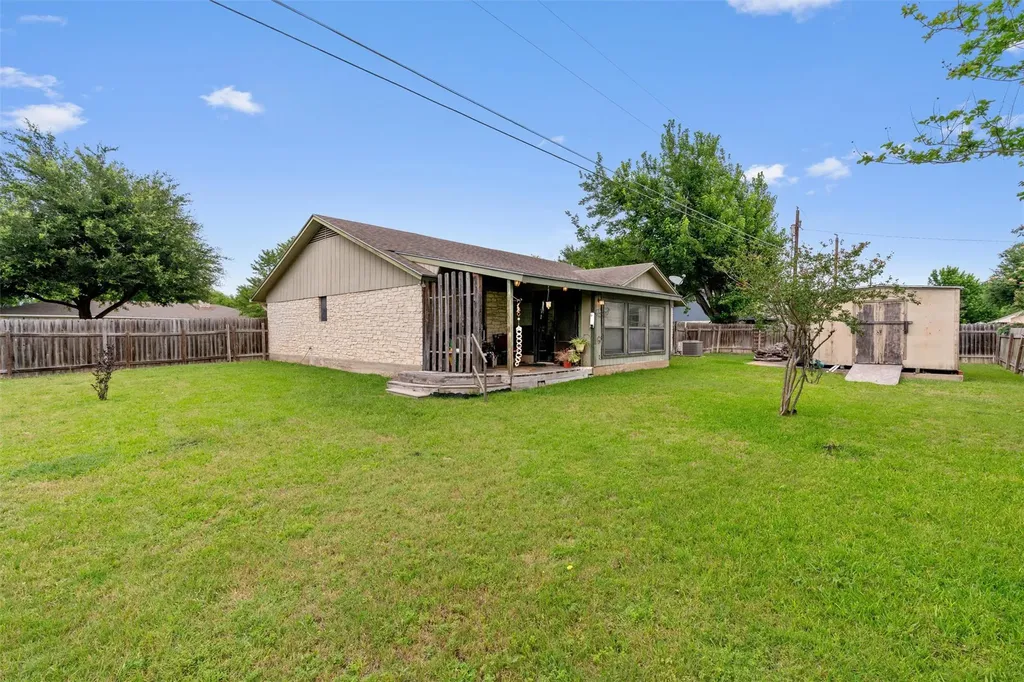 401 Drake Lane Taylor TX 76574
