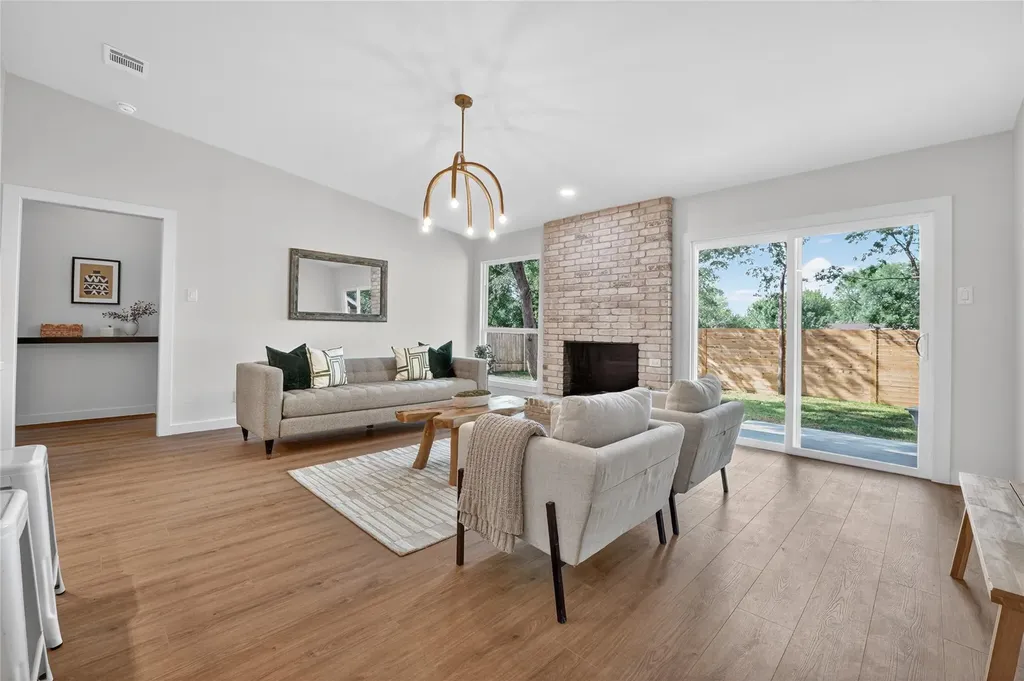 2412 Aldford Drive Austin TX 78745