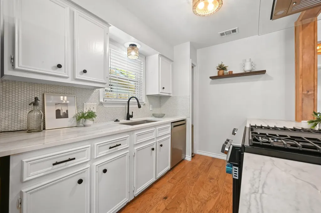 5300 Suburban Drive Austin TX 78745
