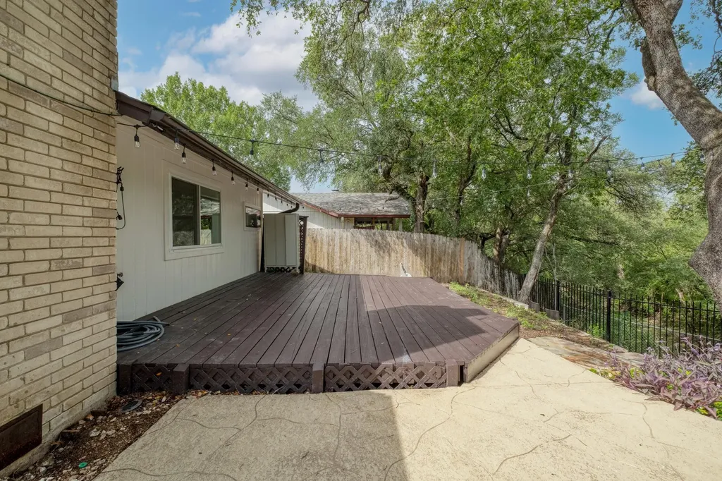 5300 Suburban Drive Austin TX 78745
