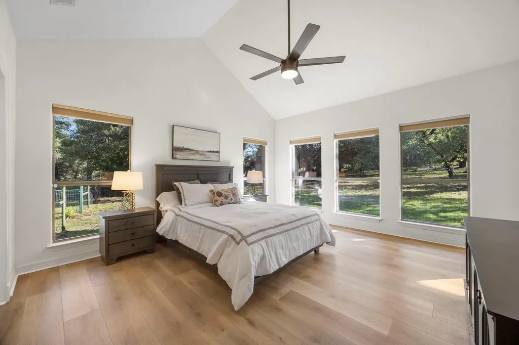 447 Miss Donna Lane Dripping Springs TX 78620
