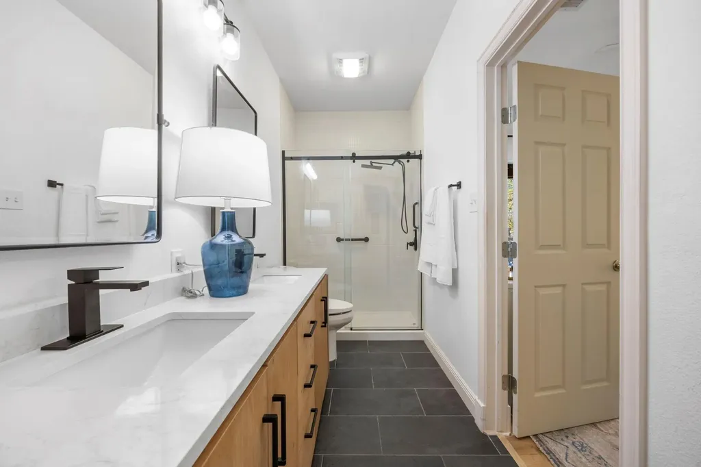 447 Miss Donna Lane Dripping Springs TX 78620