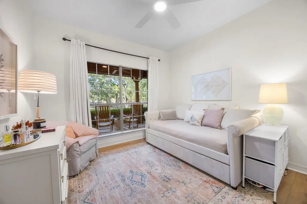 447 Miss Donna Lane Dripping Springs TX 78620